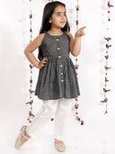 Black color option, Sold out, Currently selected