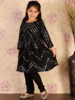 Vastramay - Girls Black Kurta & Churidar (Set of 2)