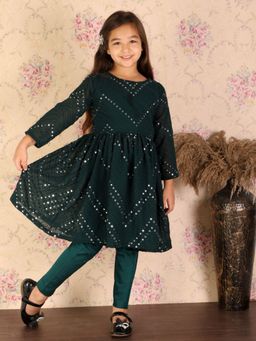 Vastramay - Girls Green Kurta & Churidar (Set of 2)