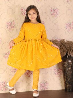 Vastramay - Girls Yellow Kurta & Churidar (Set of 2)