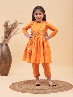 Vastramay - Girls Orange Kurta & Pants (Set of 2)