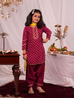 Vastramay - Girls Pink Kurta Patiala with Dupatta (Set of 3)