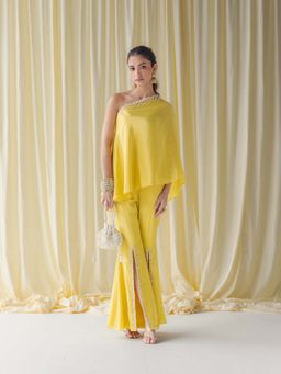 LABEL NAARITI - Zurain Yellow Top with Sharara (Set of 2)