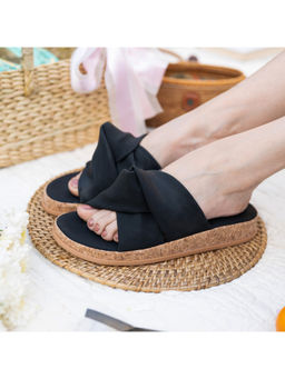 Coral Haze - Black Cushioned Flatform Sandals