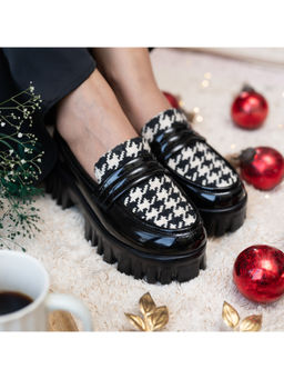 Coral Haze - Vegan Leather Womem Platform Loafers Black