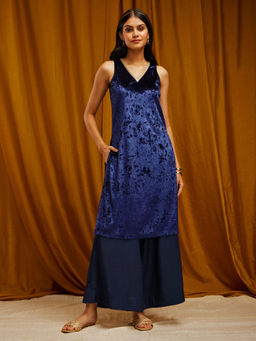 Pink Fort - Velvet Sleeveless Kurta Blue (Set of 2)