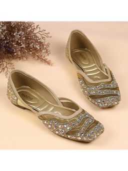 Mochi - Women Gold Festive Juttis
