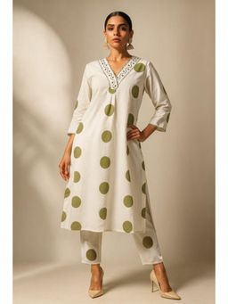 Thee Modern Roots - Women'S Ivory Cotton Polka Dots V-Neck Kurta with Pant