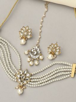 OOMPH - Gold Tone Kundan & Pearls MultiLayer Necklace Set with Earrings & Maangtikka