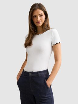 Forever New - White Solid Regular T-Shirt