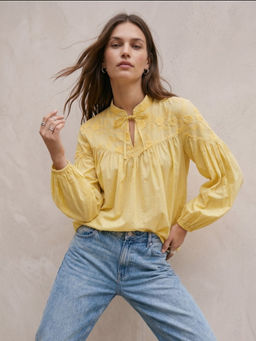 Outzidr - Yellow High Neck Tie Up Relaxed Top