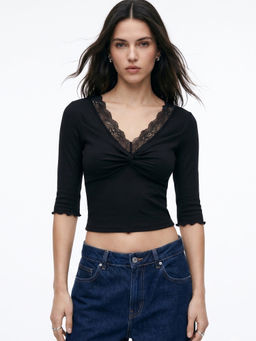 Outzidr - Black Quarter Sleeve Lace Edge V-Neck Crop Top