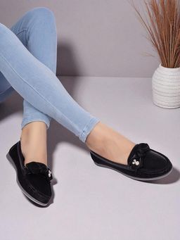 Truffle Collection - Black Solid Casual Loafers