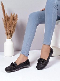 Truffle Collection - Black Solid Casual Moccasins