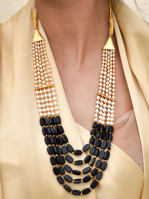 Teejh by Joker & Witch Aarushi Black Bead and Pearl Necklace
