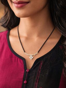 Digital Dress Room - White Floral Diamond Pendant Mangalsutra