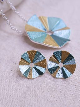 BeAbhika - Multi-Color Geometric Disc Necklace with Earrings