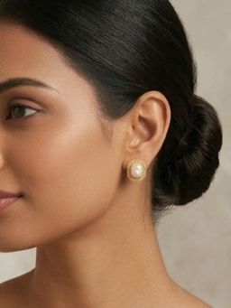 Kraft Smiths - Rhombus Pearl Stud Earrings