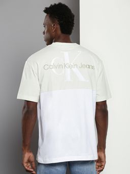 Calvin Klein - Men White Cotton Typography Relaxed Fit T-Shirt