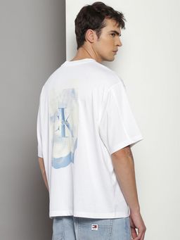Calvin Klein - Men White Cotton Typography Relaxed Fit T-Shirt