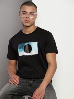 Calvin Klein - Men Black Cotton Graphic Regular Fit T-Shirt