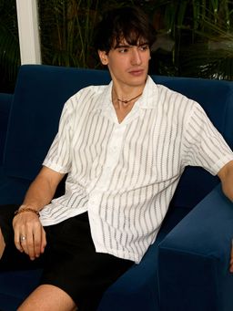 Campus Sutra - Men's White Zig-Zag Sheer Casual Shirt