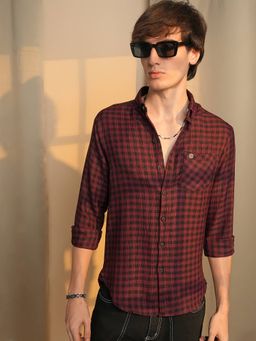 Campus Sutra - Men's Maroon Solid Casual Shirt