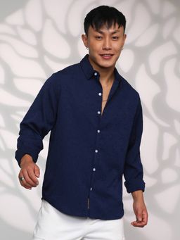 Campus Sutra - Men's Navy Blue Spread Collar Casual Shirt