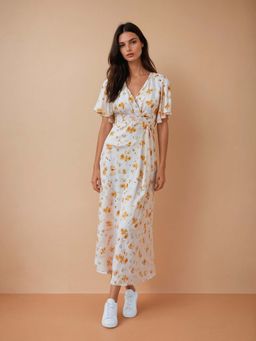 CRIMSOUNE CLUB - Women Peach Floral Print V-Neck A-Line Dress