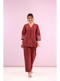 CUSTARD - Maroon Embroidered Cotton-Poplin V-Neck Co-Ord Set For Women