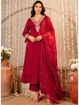 FAST FASHIONS - Women Embroidered Straight Kurta with Pant & Dupatta