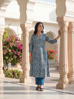Shaily - Blue Geometric Printed Kurta With Pant
