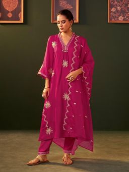 Autumnlane - Women Pink Floral Kurta with Pant & Dupatta
