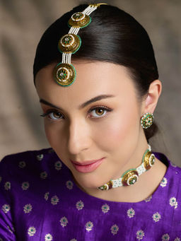 Joules By Radhika - Green Graceful Emerald Kundan Maang Tikka