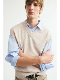 H&M - Men White Relaxed Fit Sweater Vest