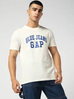 GAP - Men Off White Cotton Crew Neck Typography T-Shirt