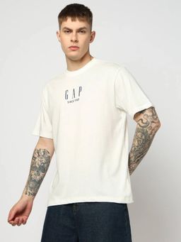 GAP - Men Off White Cotton Typography Half Sleeves T-Shirt