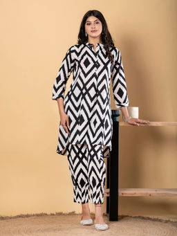 Readiprint - Curved Style Cotton Fabric Black Kurta with Pant (Set of 2)