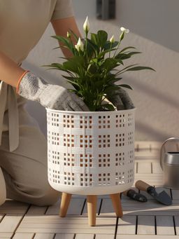 Aarvi Decor - White Metal And Wood Freestanding Round Mesh Planter