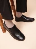 Black color option, Currently selected