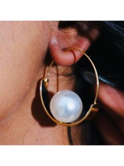 Putstyle - Golden Bold Pearl Hoop Earring