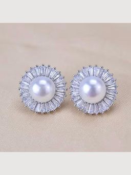 Putstyle - Pearl And Baguette Diamond Stud Earrings