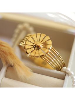 Putstyle - Gilded Sunburst Cuff Bracelet