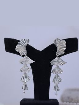 Putstyle - Art Deco Tiered Fan Earrings