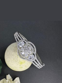 Putstyle - White Cz Stones Studded Silver Plated Bracelet