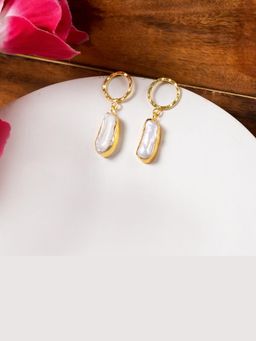 Putstyle - Gold Plated Baroque Pearl Drop Dangle Earrings