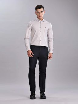 Tommy Hilfiger - Regular Fit Diagonal-Solid Mid Rise Trouser
