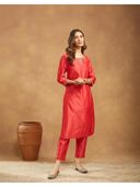 Red color option, Sold out, Currently selected