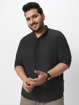 Urbano Plus - Mens Black Cotton Full Sleeve Regular Fit Solid Casual Shirt