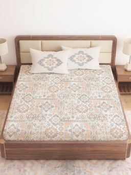 CHHAVI INDIA - Beige Premium King 210 TC Microfiber Bedsheet with 2 Pillow Covers